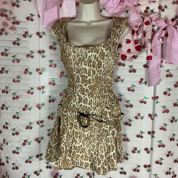 Kimchi Blue Dresses & Skirts - kimchi Blue Leopard print mini dress romper with belt